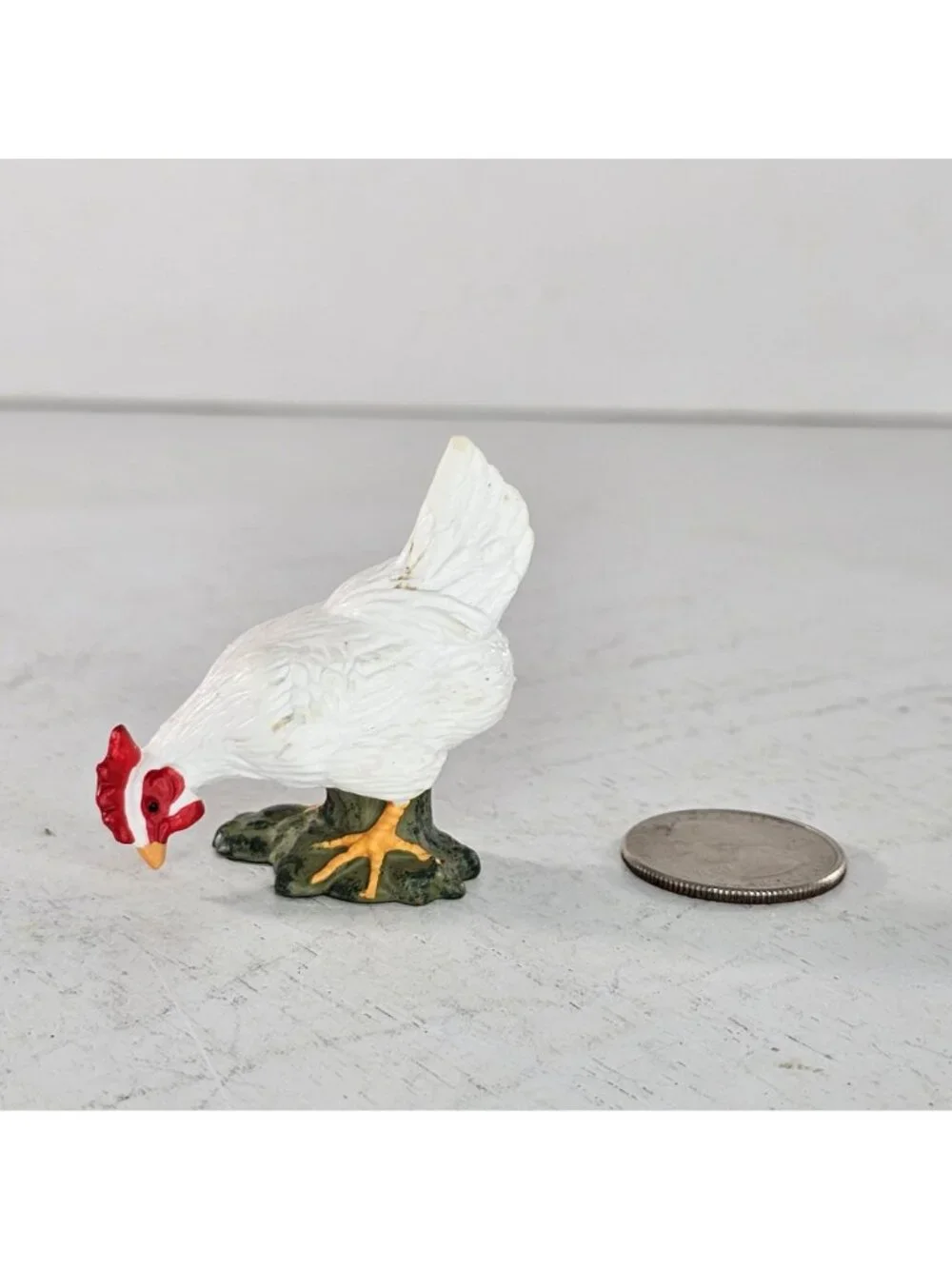 Schleich White Hen Pecking Chicken #13126 Farm Animals Figure Collectable
